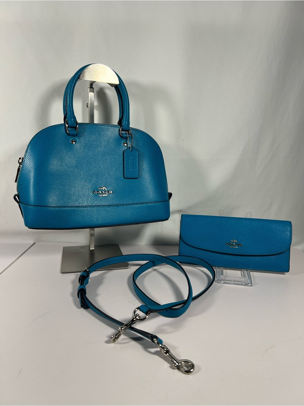 4081: Coach Sierra Satchel & Wallet Set Blue Crossgrain Leather
